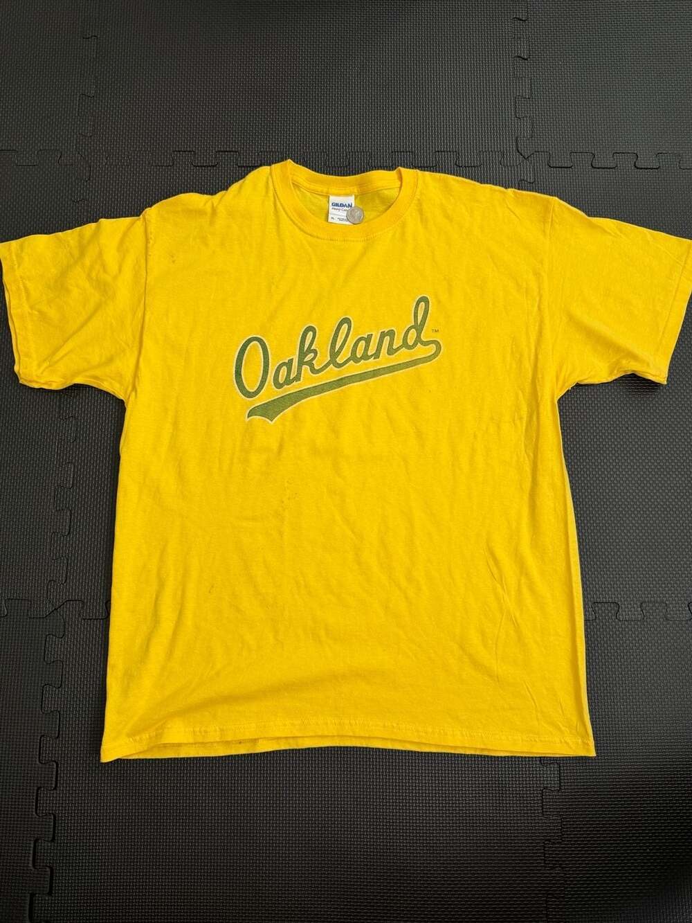 Gildan Oakland Script T-Shirt - Yellow - XL